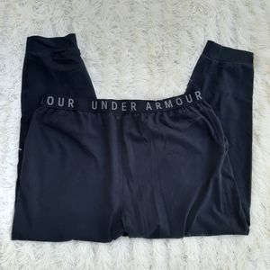 ❄3/$30-Under Armour Cuffed Track Pants